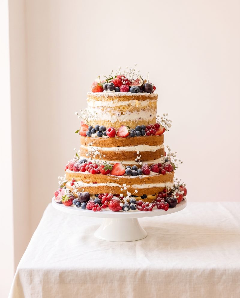 Naked Cake mit Beeren