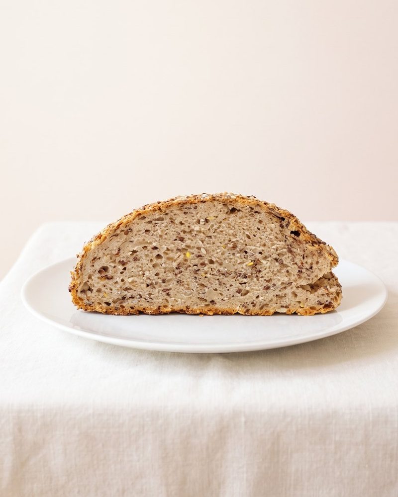 Körniges Sauerteig Brot